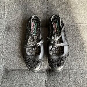 LIKE NEW Skechers Relaxed Fit Memory Foam Black Maryjane's Size 6.5